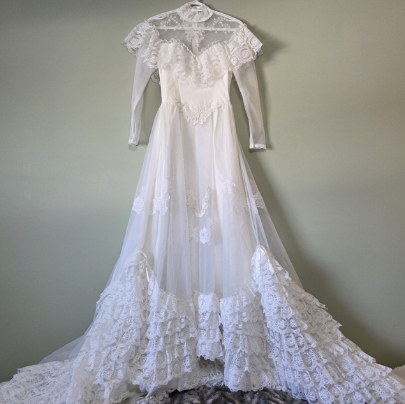 Alfred Angelo Dresses & Skirts - VTG👰‍Alfred Angelo Wedding Dress Bishop Sleeve Lace Tiered Prarie Victorian XS